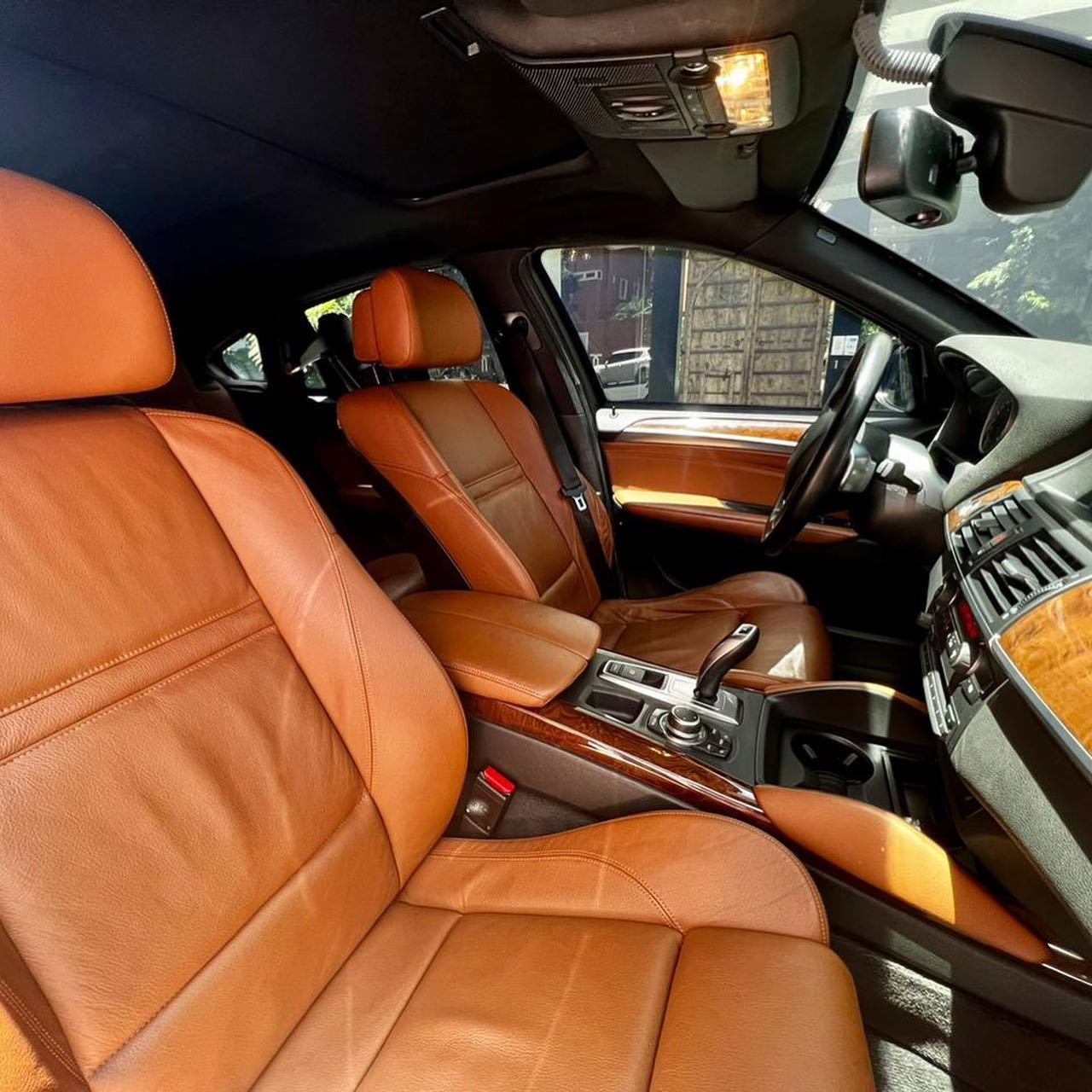 BMW x6 50i (2)