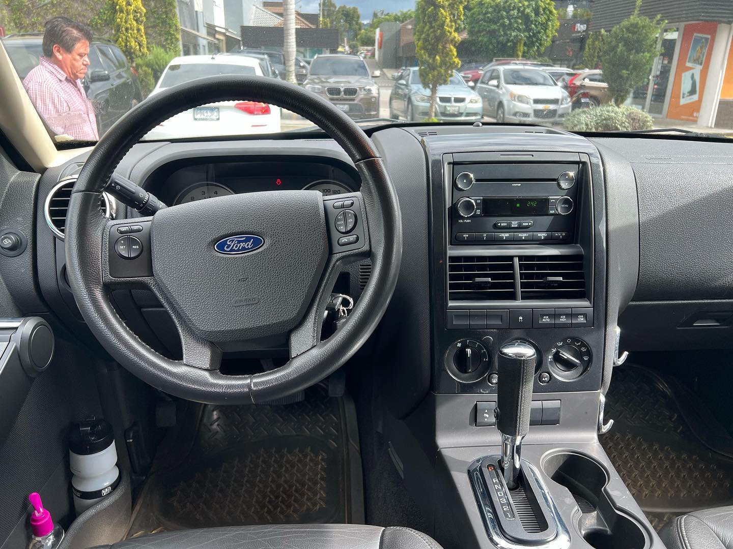 Ford Explorer (1)