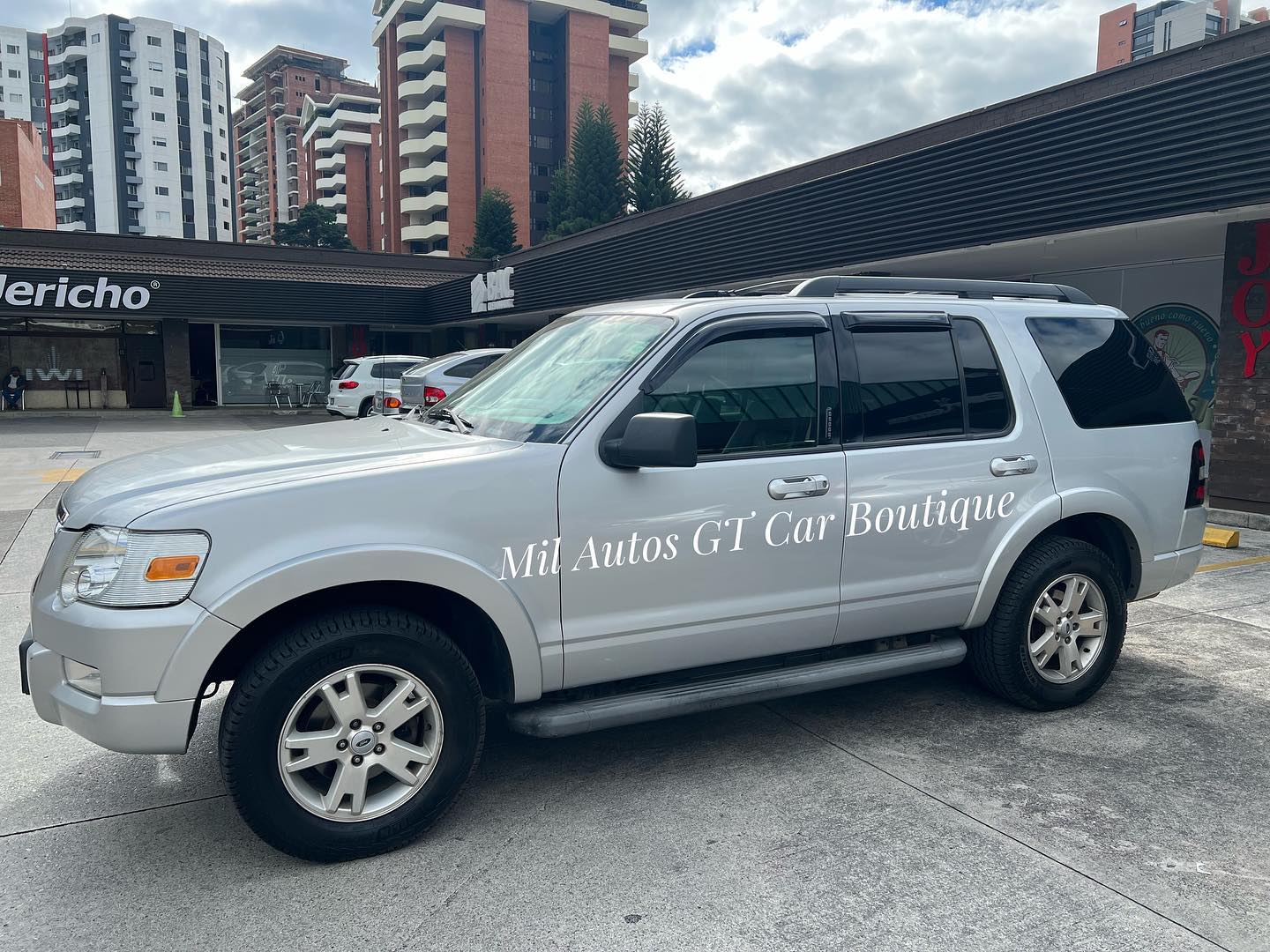 Ford Explorer