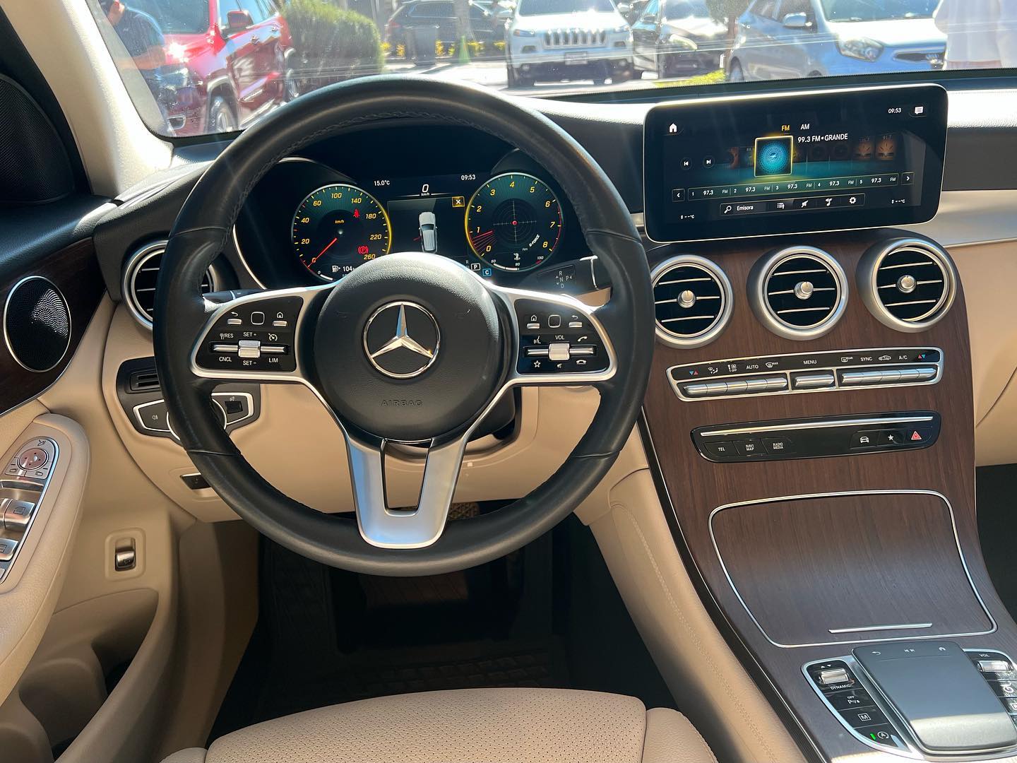 Mercedes Benz GLC 200 (4)