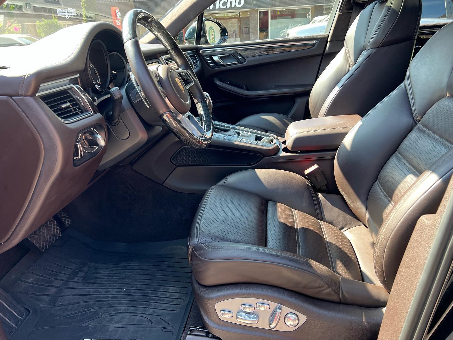Porsche Macan (2)
