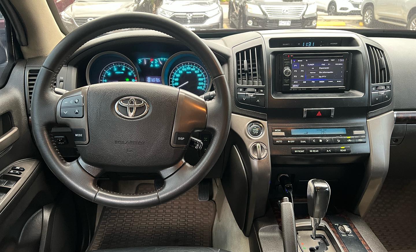 Toyota Land Cruiser (5)