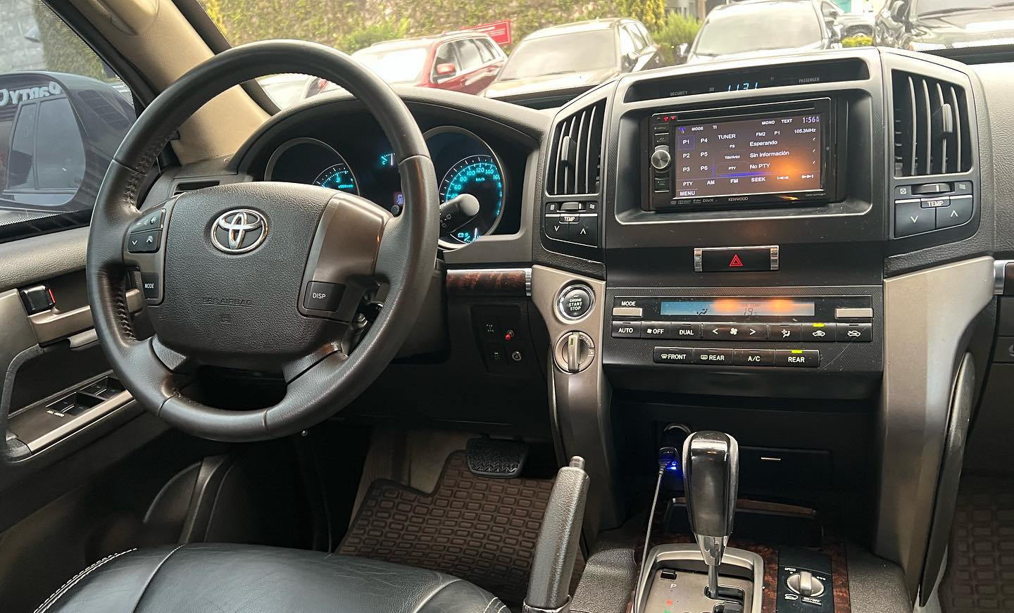 Toyota Land Cruiser (7)