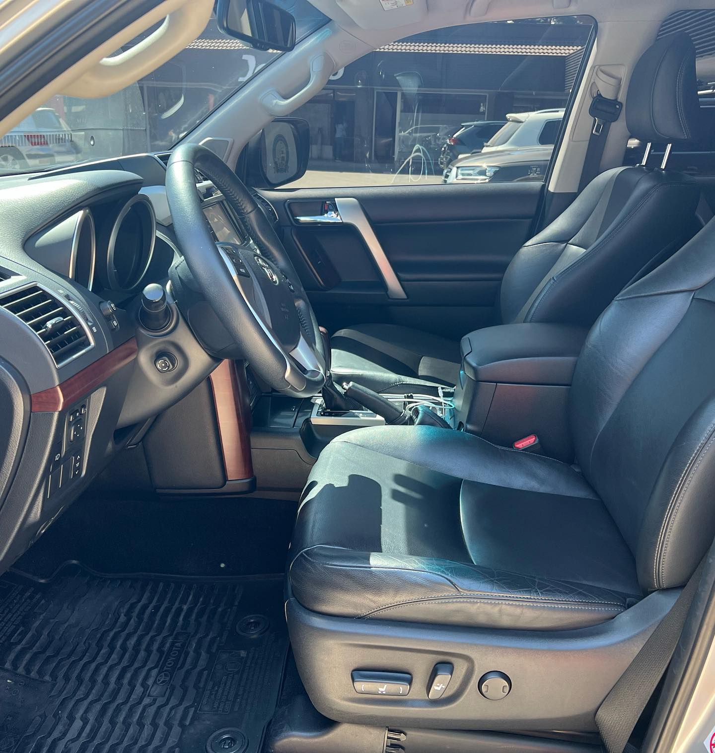 Toyota Prado (1)