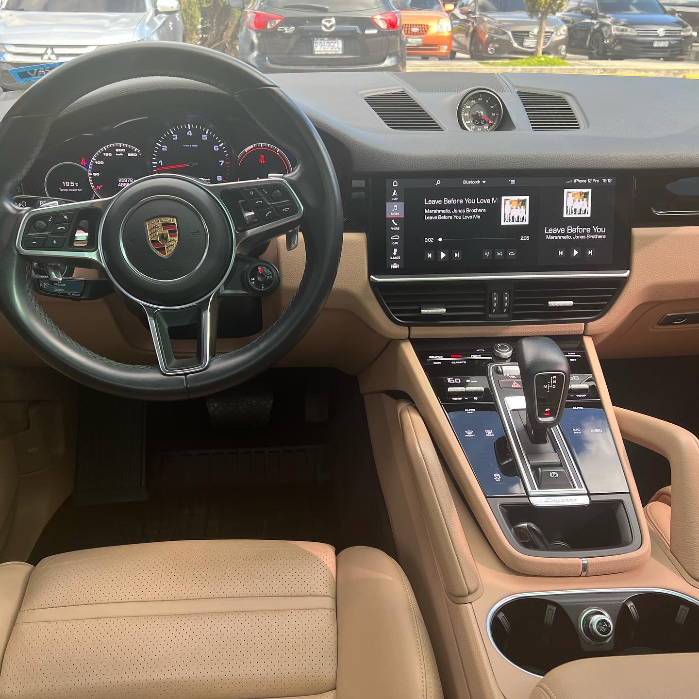 Porsche-Cayenne (2)
