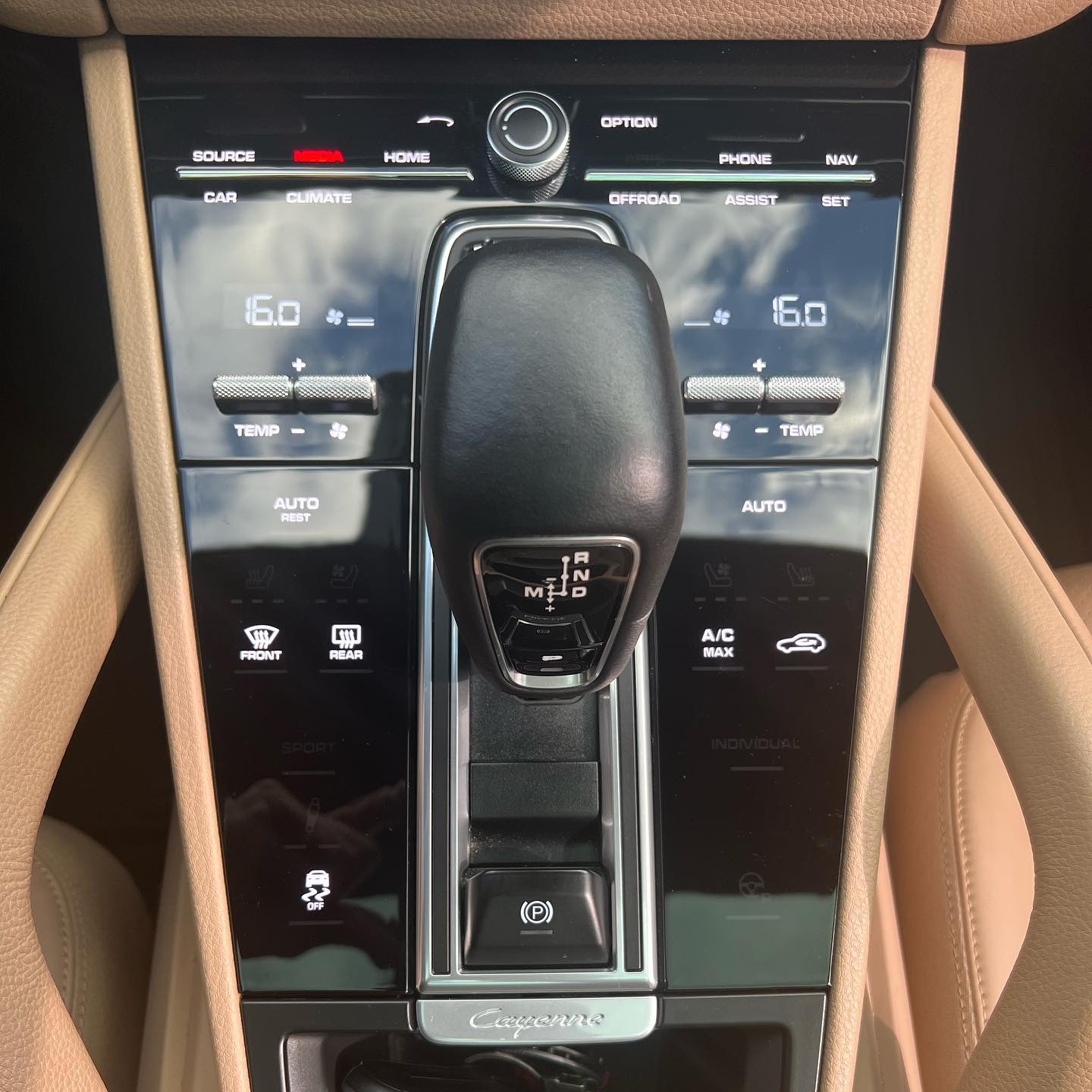 Porsche-Cayenne (8)