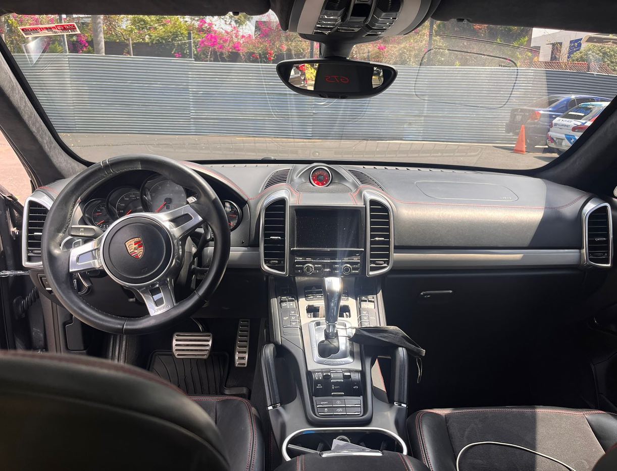 PorscheGTS (6)