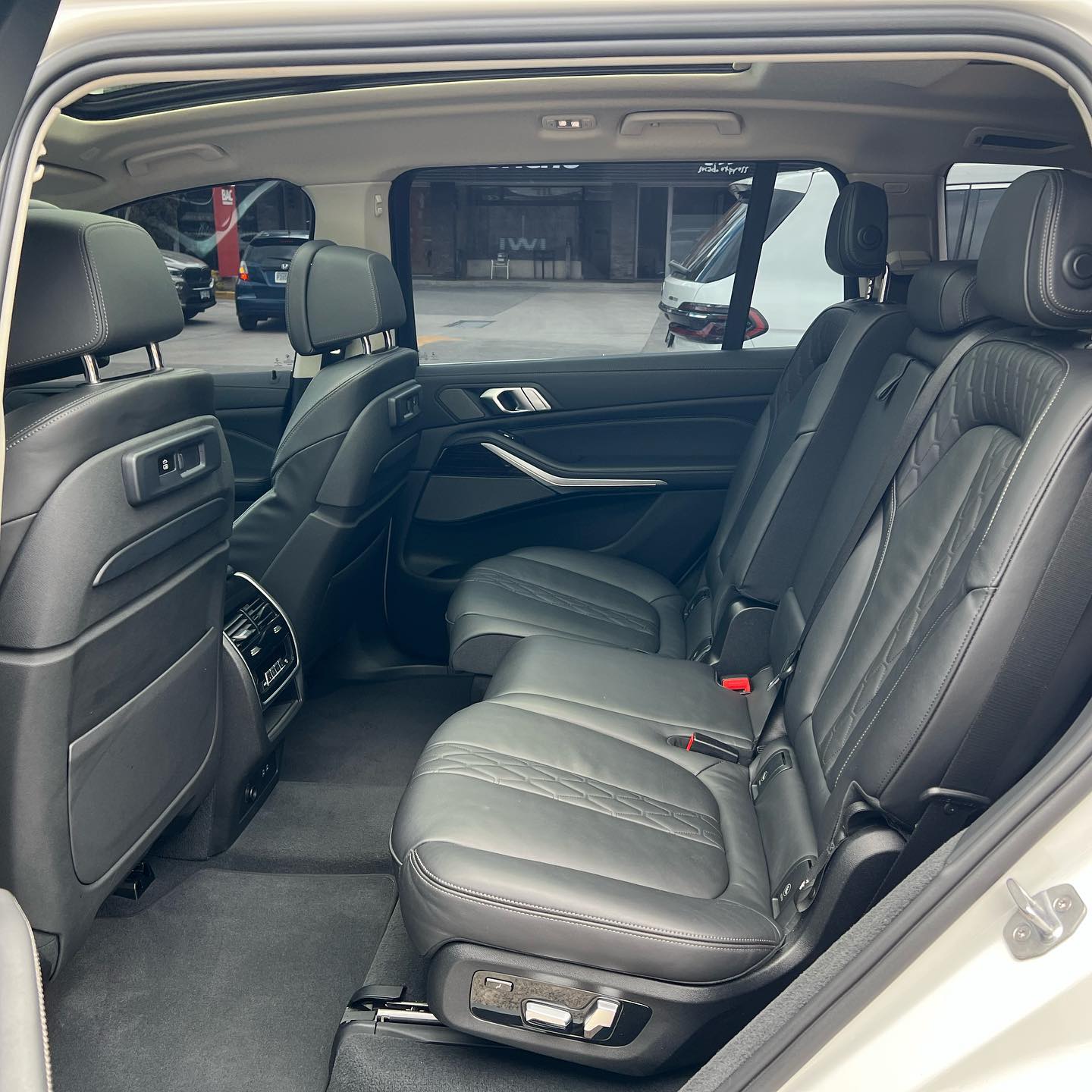 BMW7 (3)