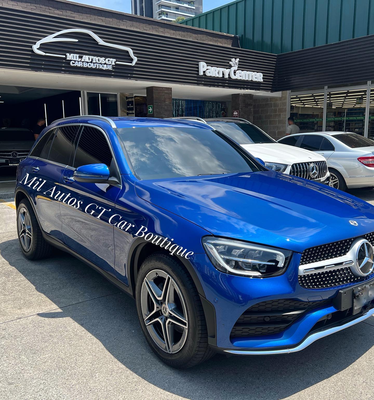 MercedsBenzGLC200 (1)