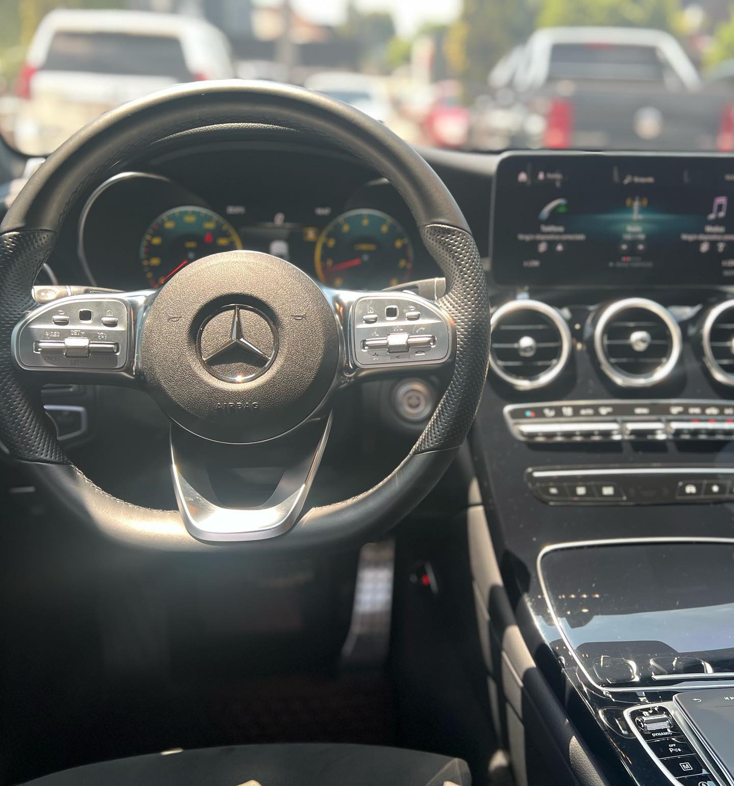 MercedsBenzGLC200 (4)