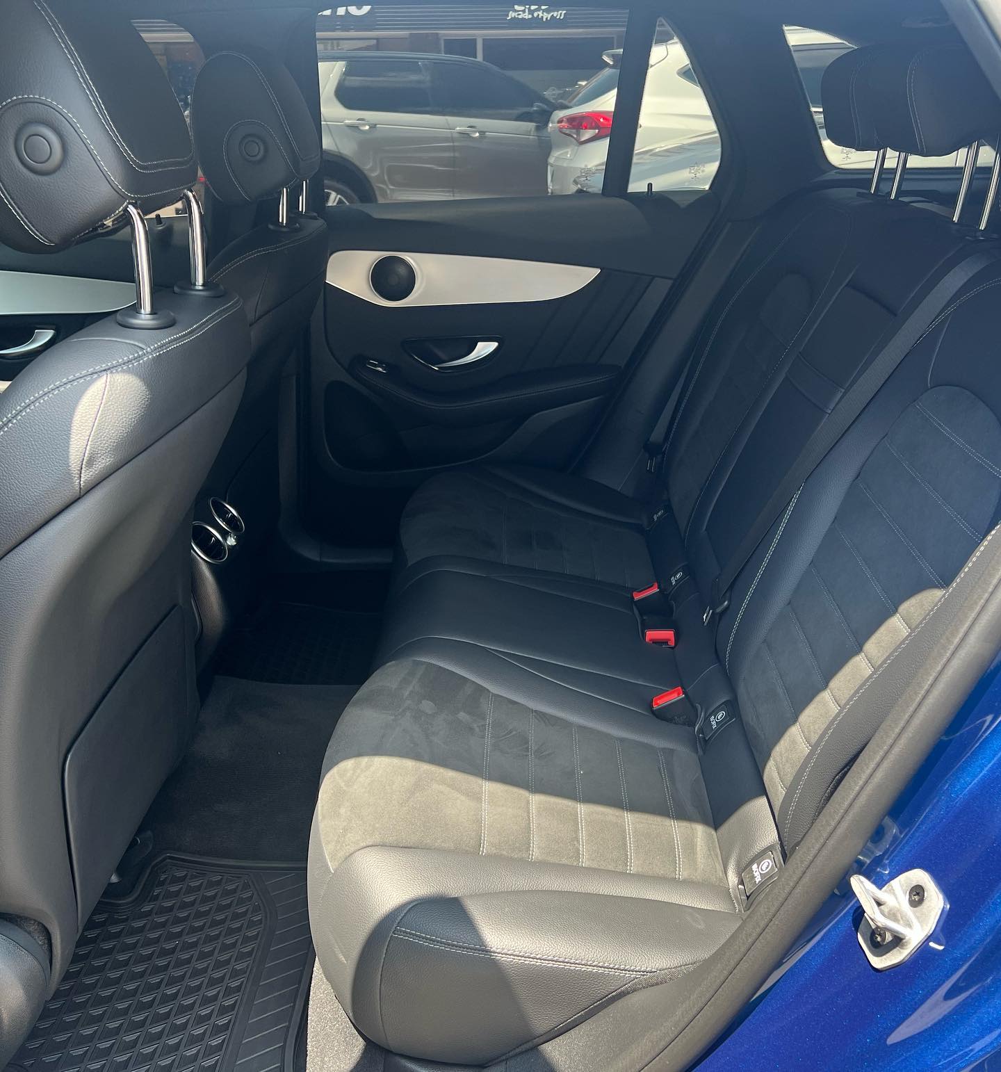 MercedsBenzGLC200 (7)