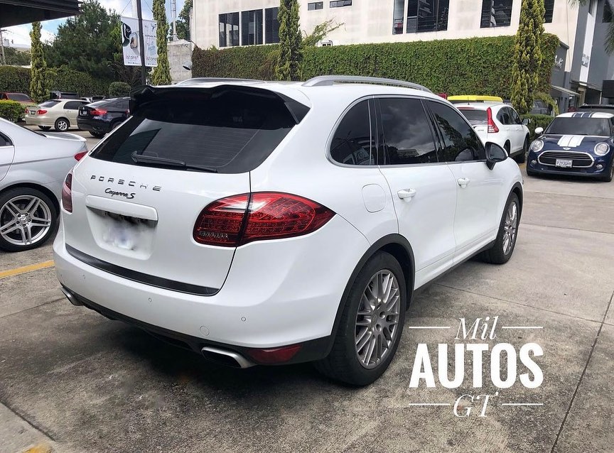 Porsche Cayenne (2)