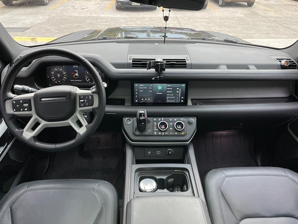 land rover defender (3)