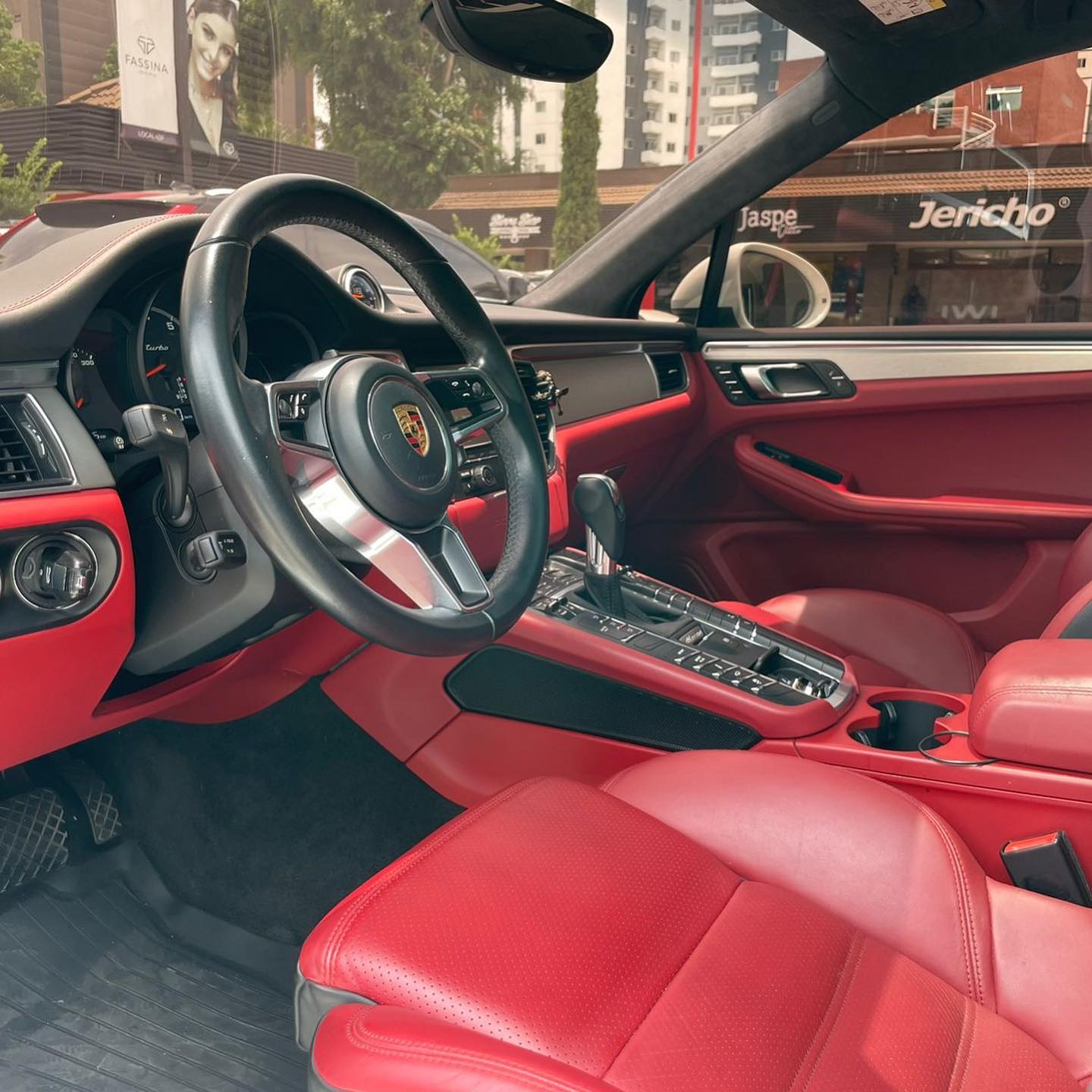 Porsche Macan (5)