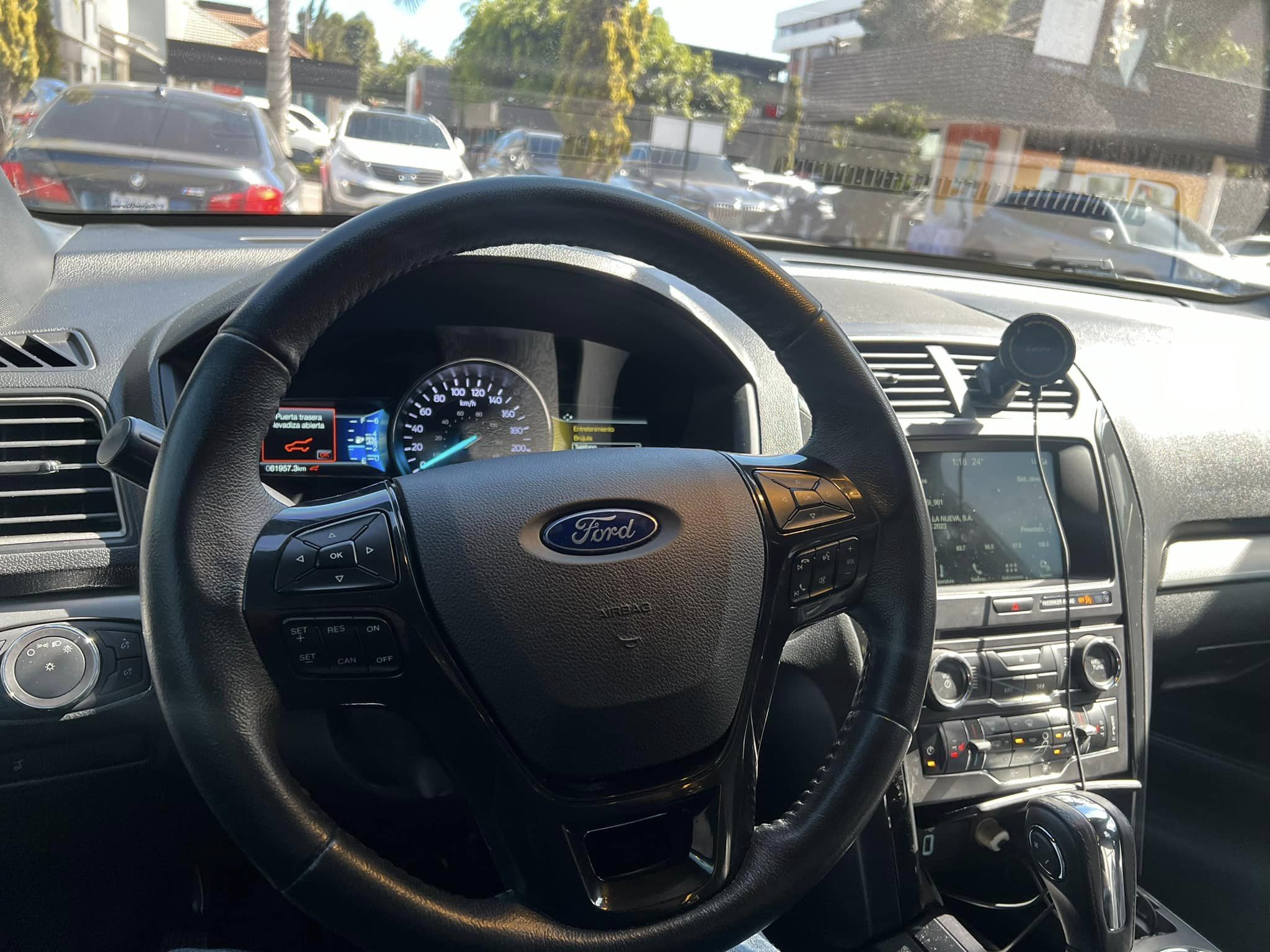 Ford Explorer (10)