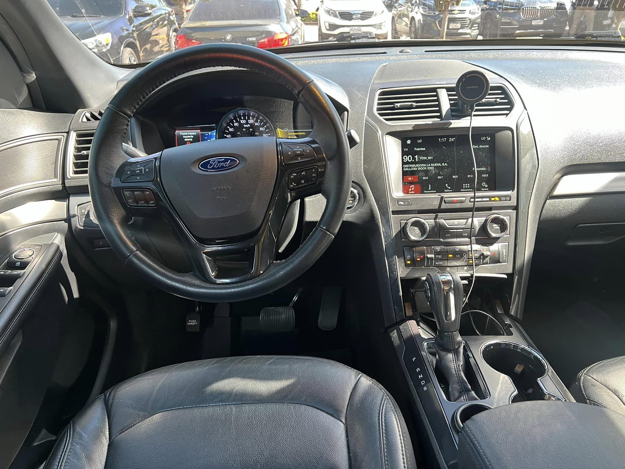Ford Explorer (3)