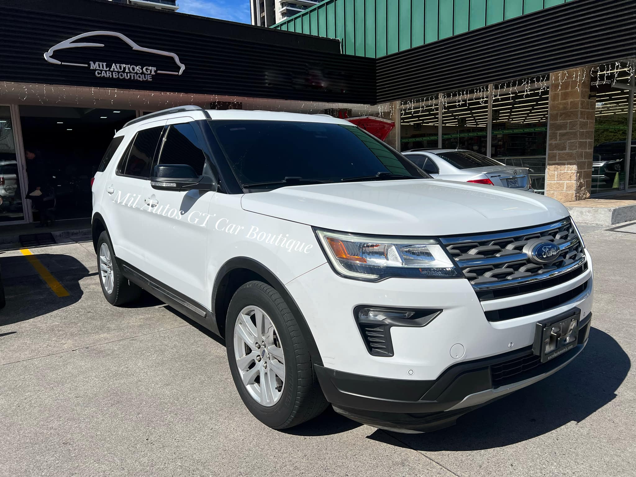Ford Explorer (4)