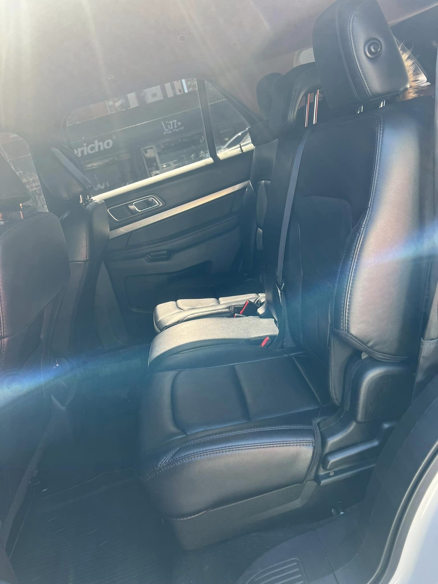 Ford Explorer (6)