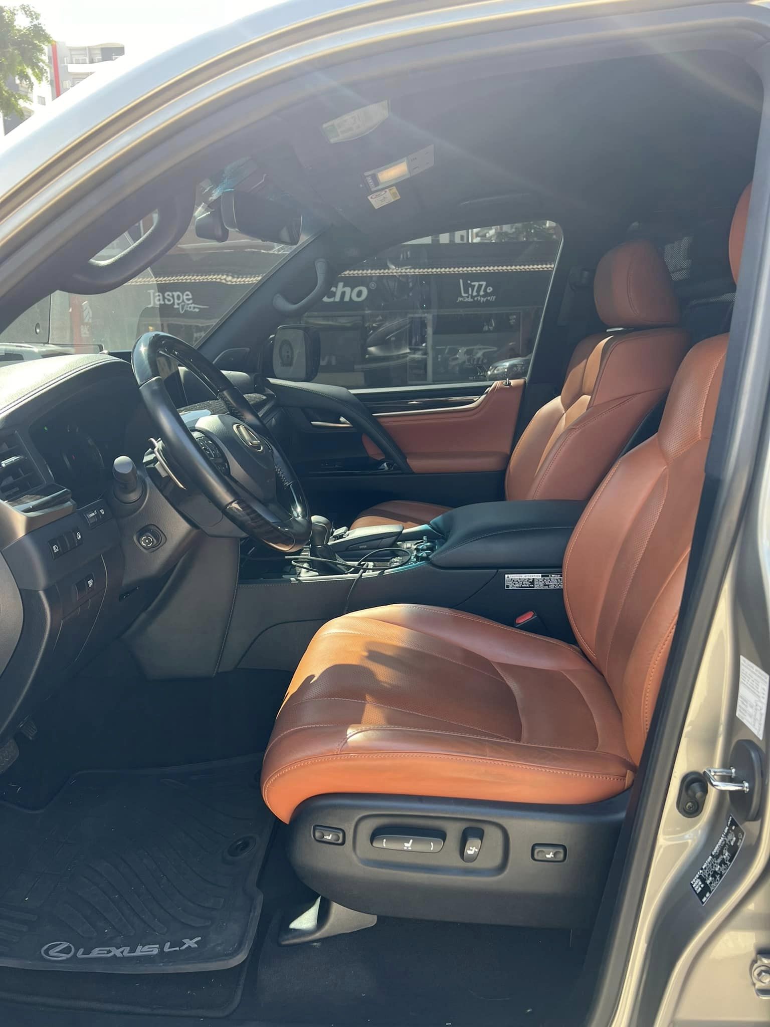 Lexus LX 450 (6)