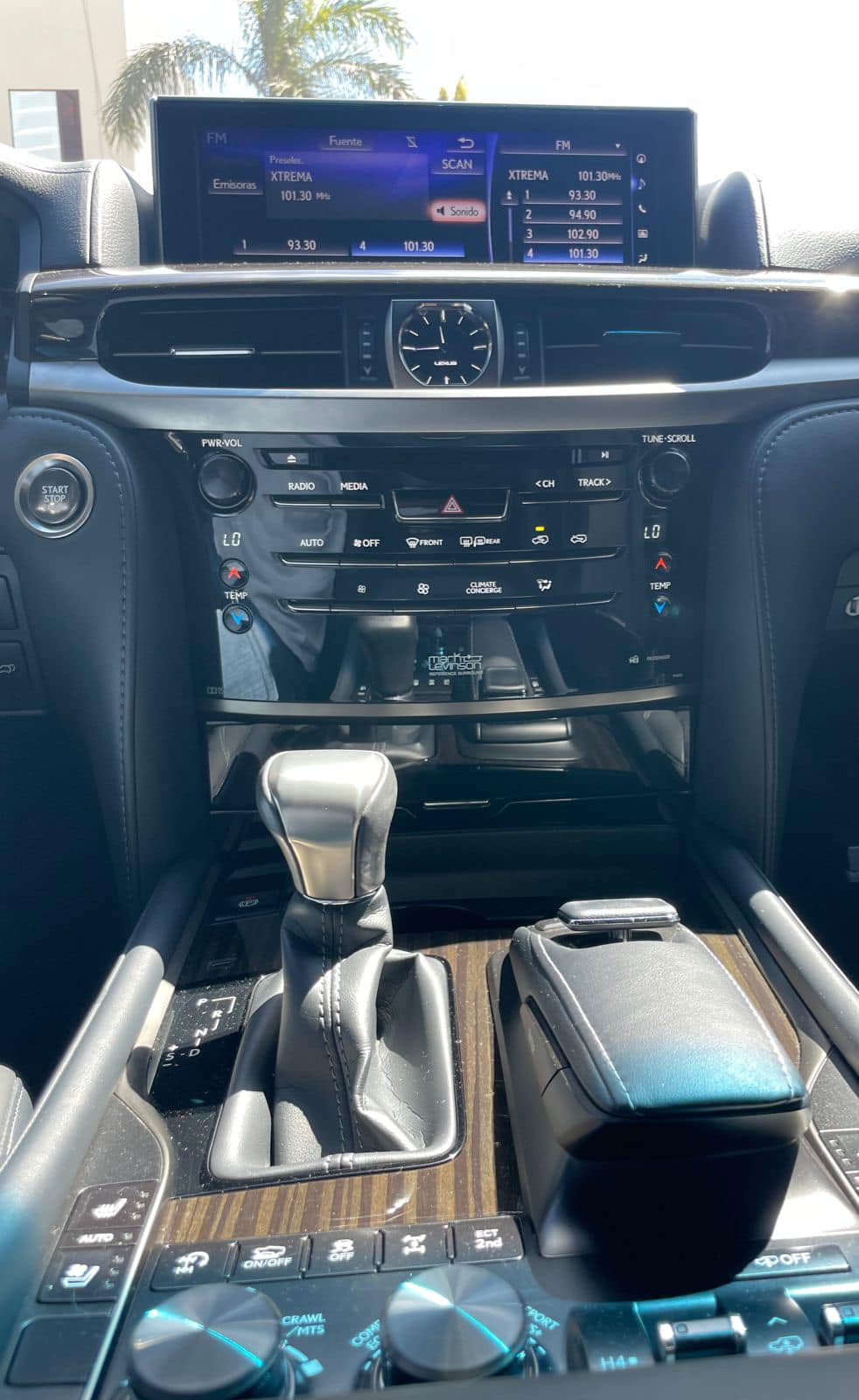 Lexus570 (12)