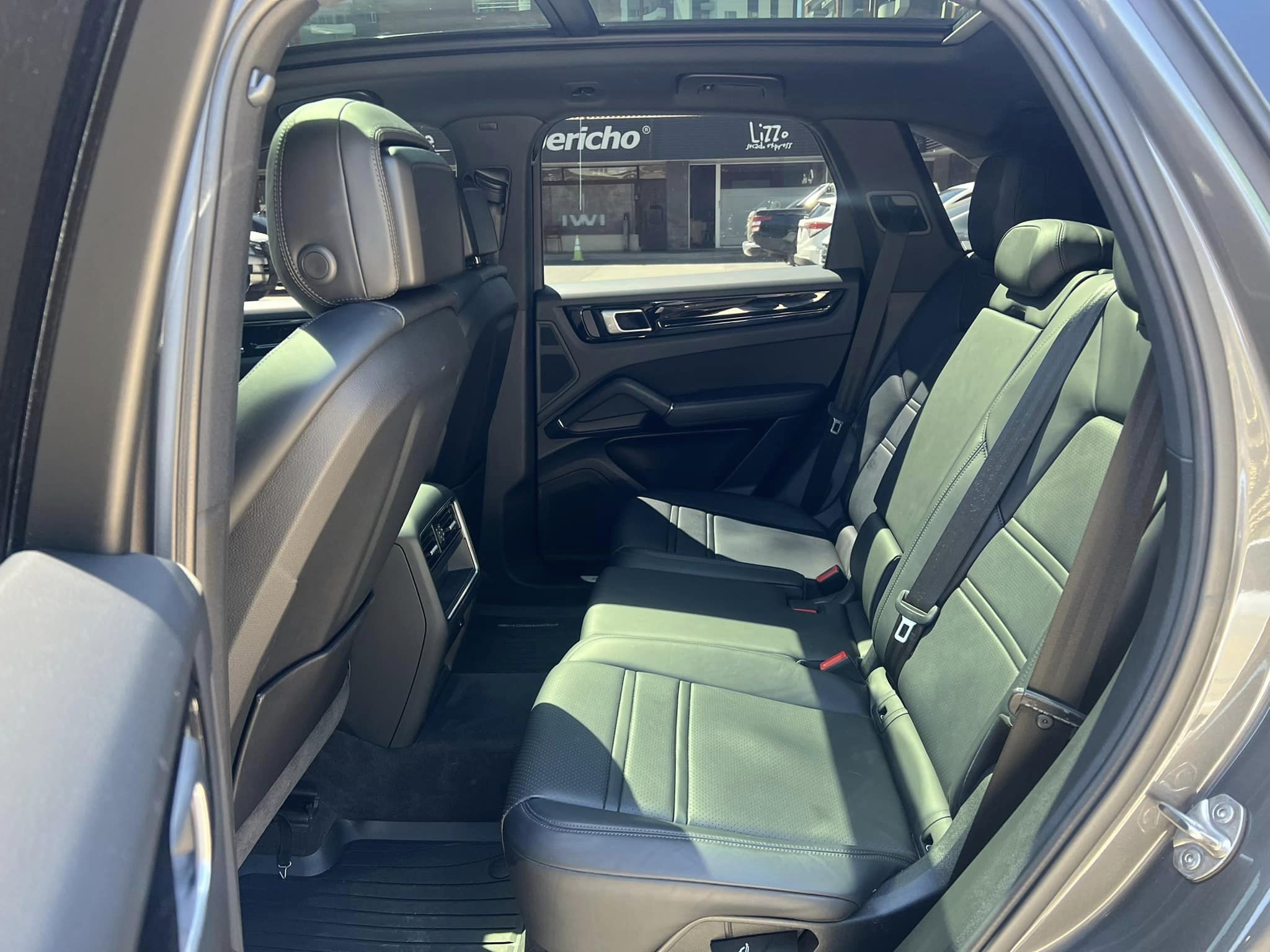 Porsche Cayenne (9)