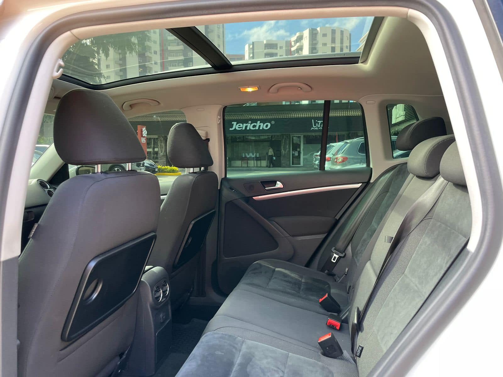 Volkswagen TIGUAN (10)