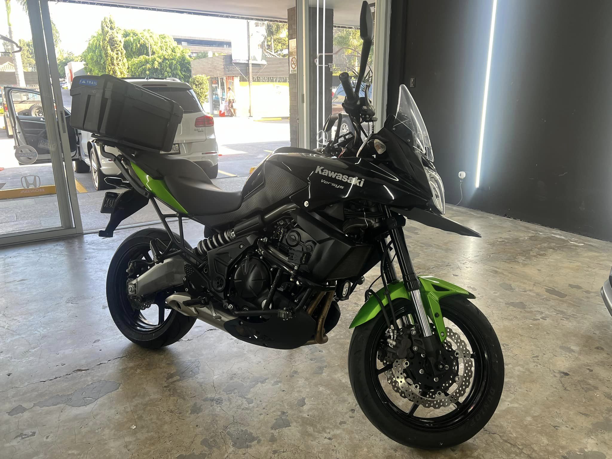kWASAKI 650 (3)