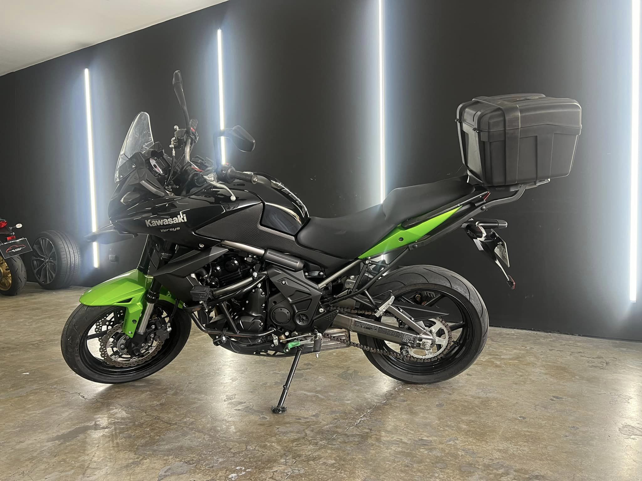 kWASAKI 650 (4)