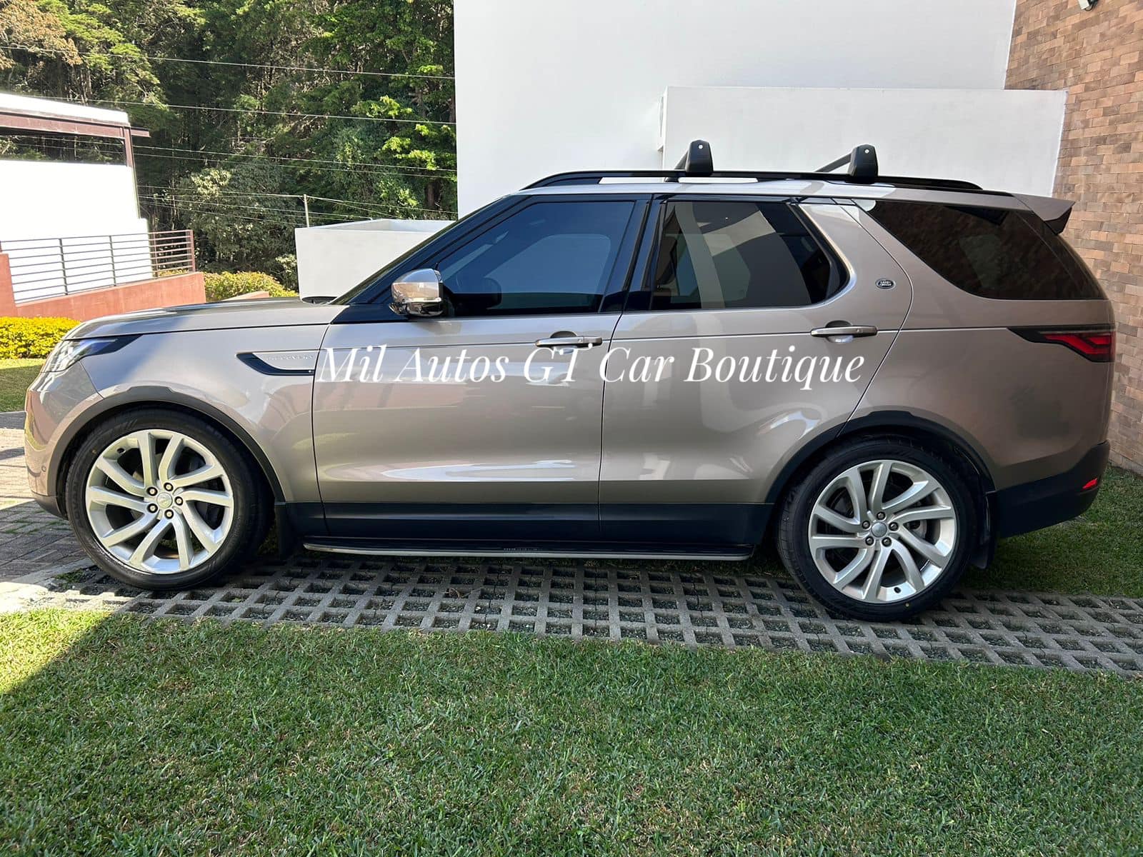 Land rover discovery