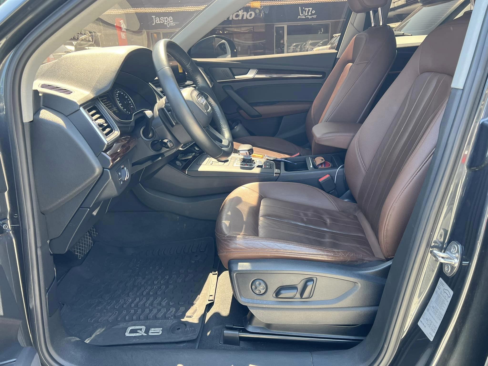 AUDI (6)