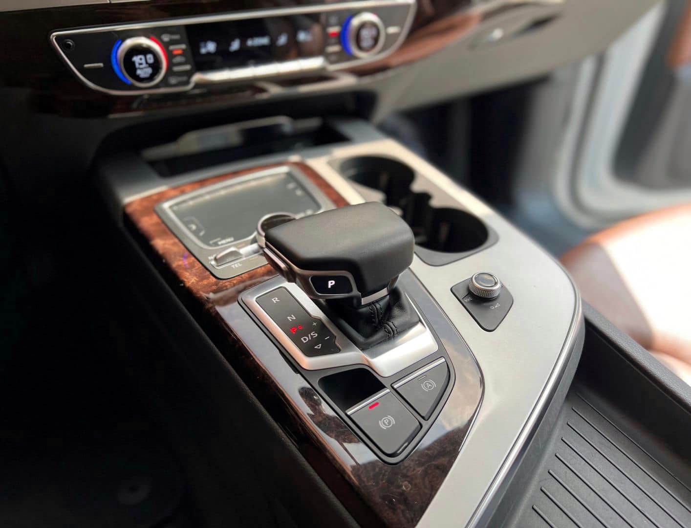 AudiQ4 (1)
