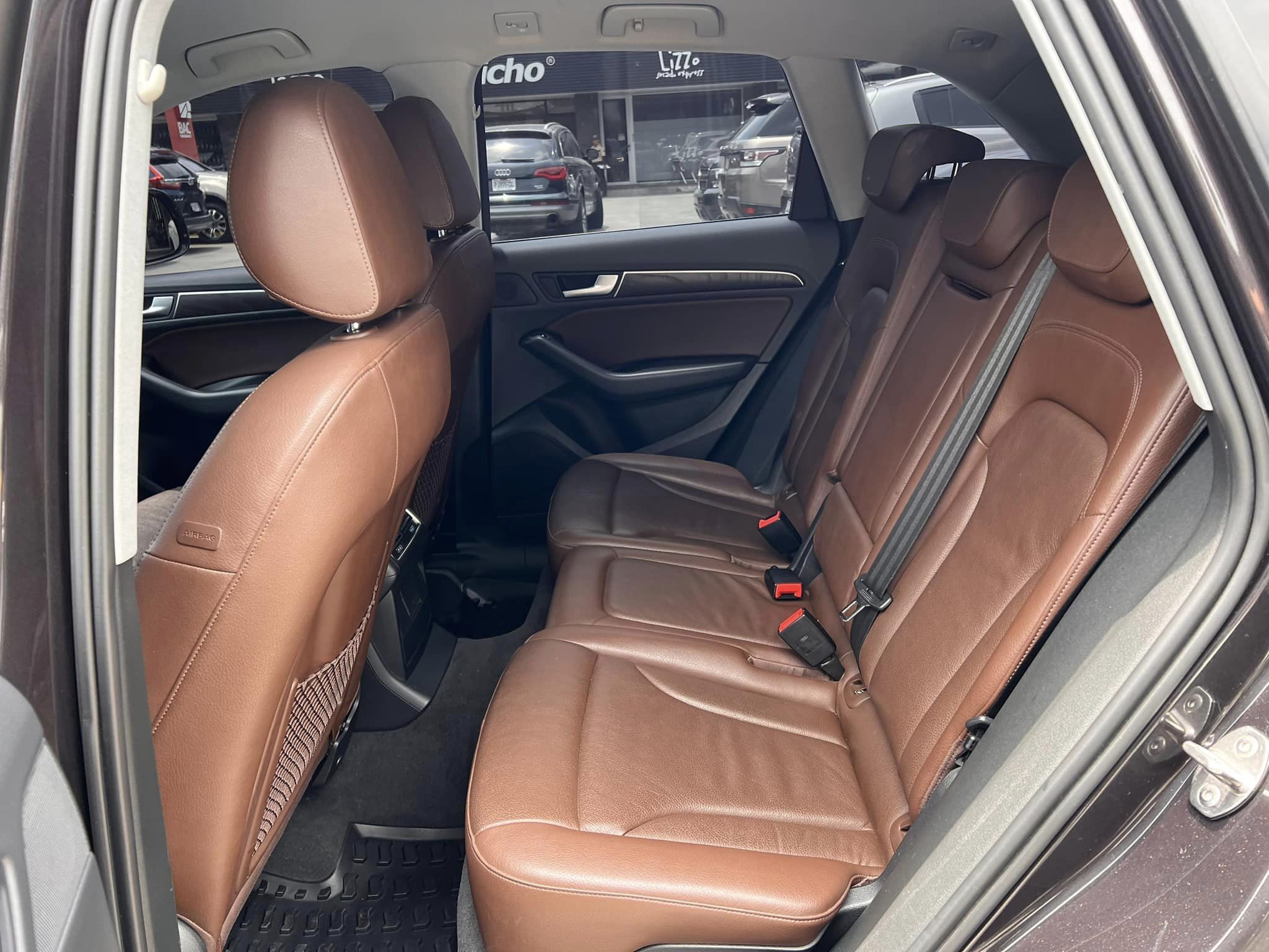 AudiQ5 (1)