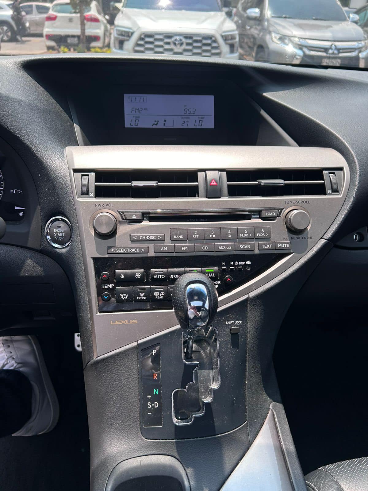Lexus EX300 (10)