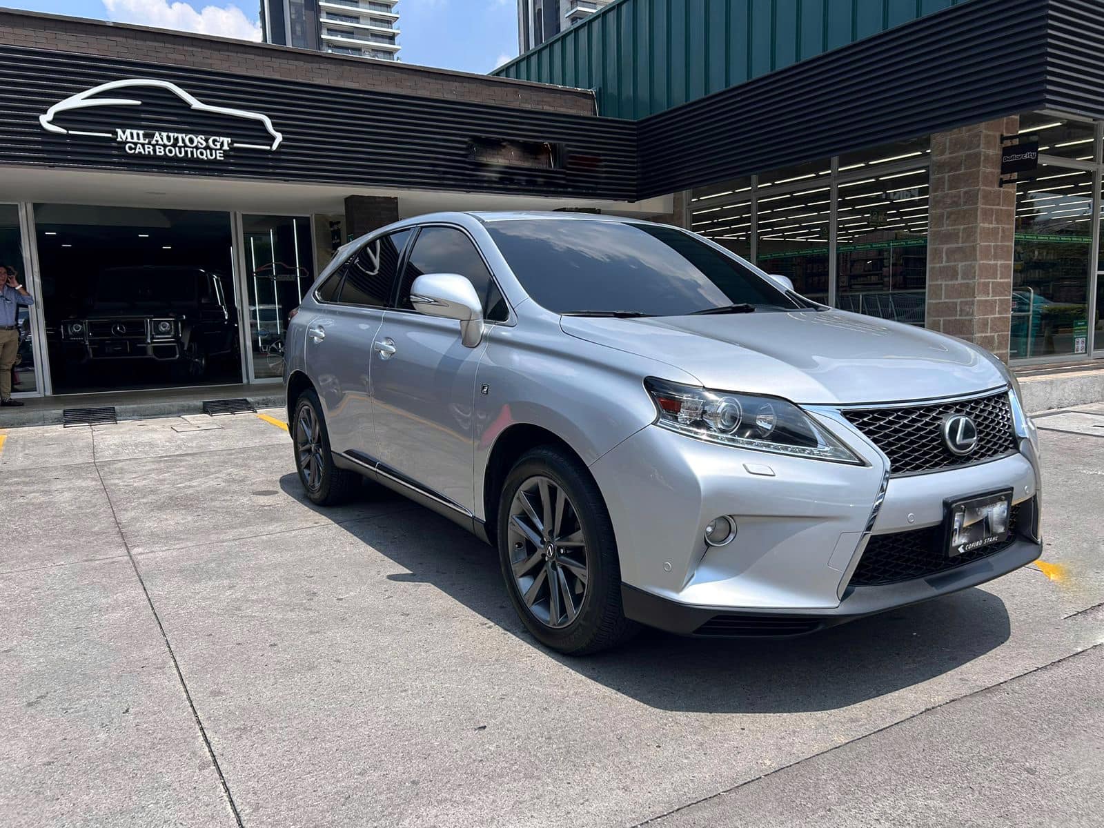 Lexus EX300 (5)