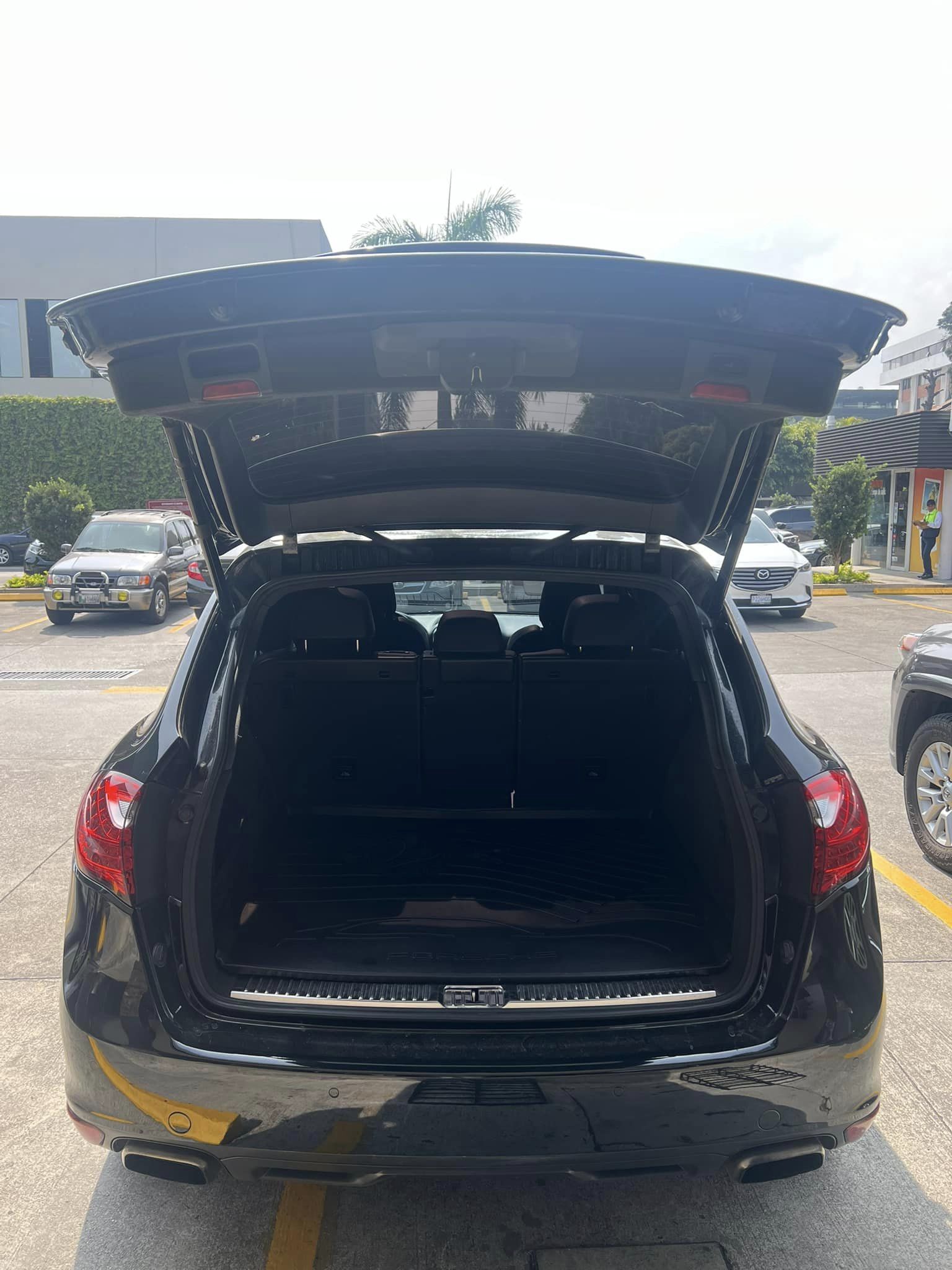 Porsche Cayenne (3)