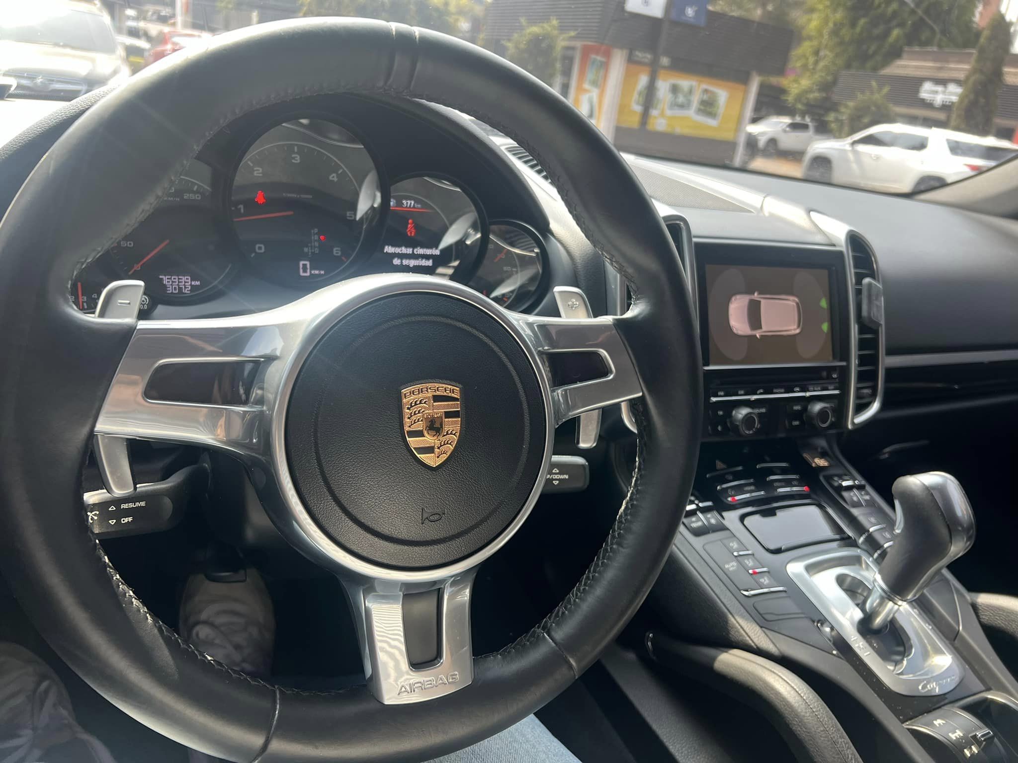 Porsche Cayenne (8)