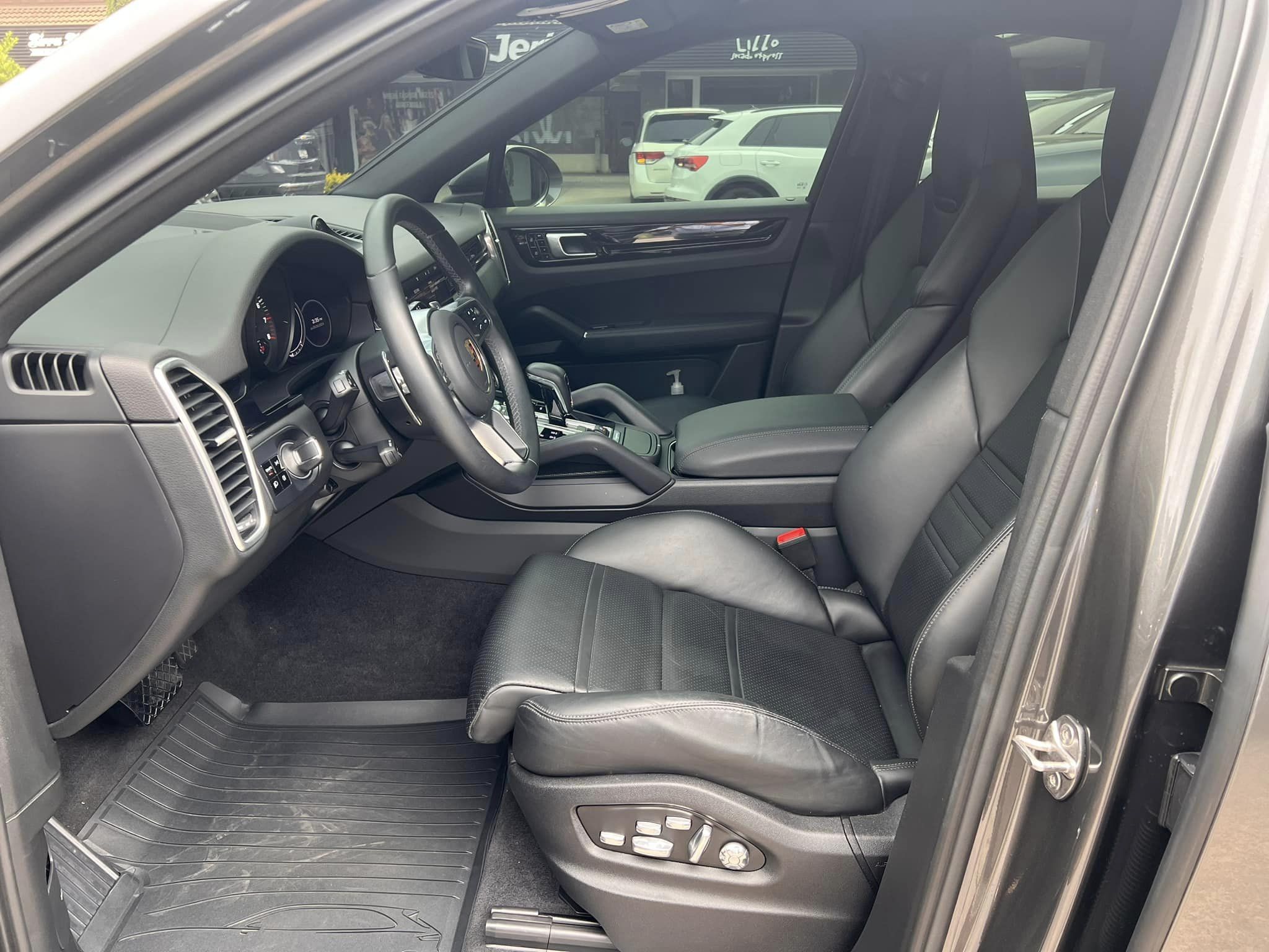 PorscheCayenne (14)