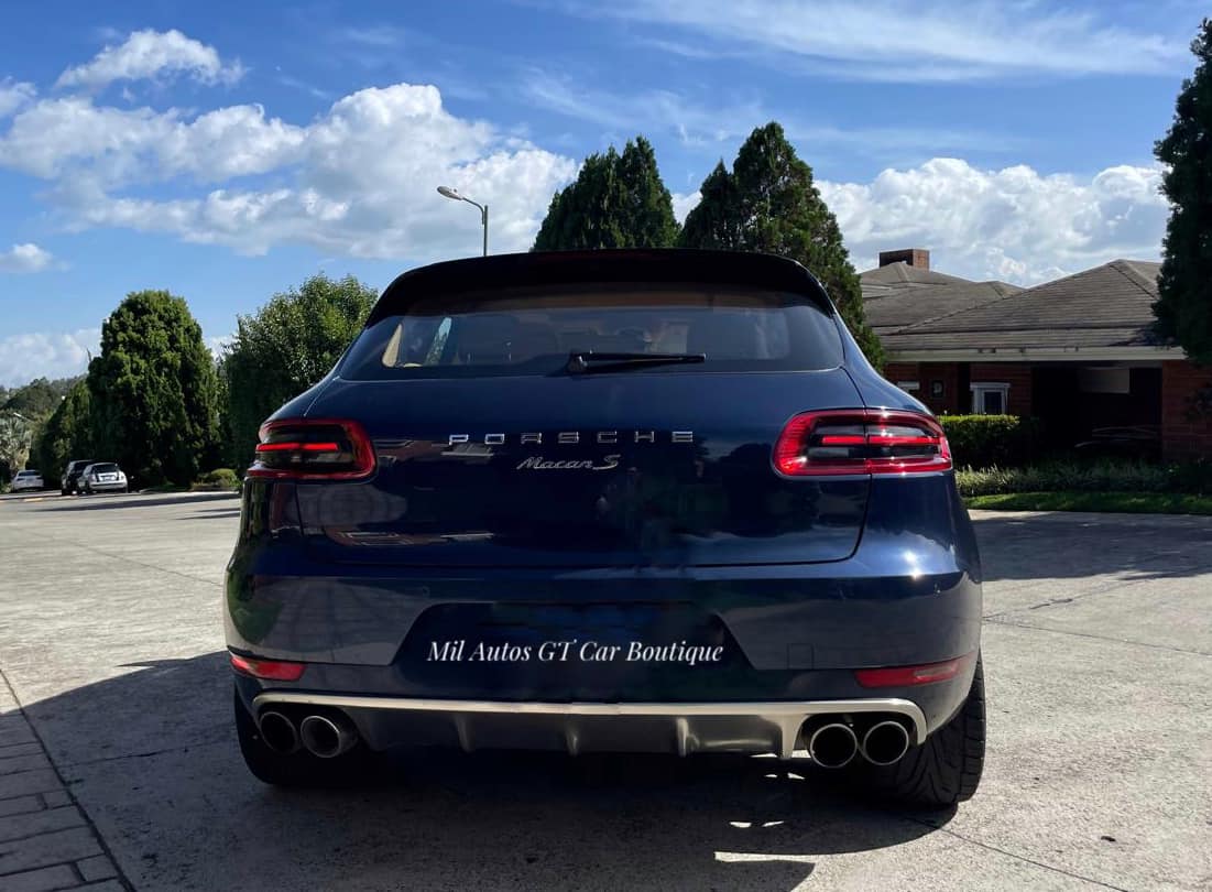 PorscheMacan (2)