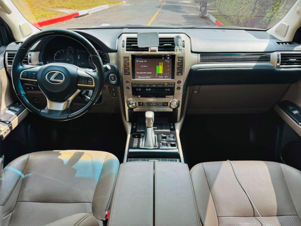 Lexus (8)