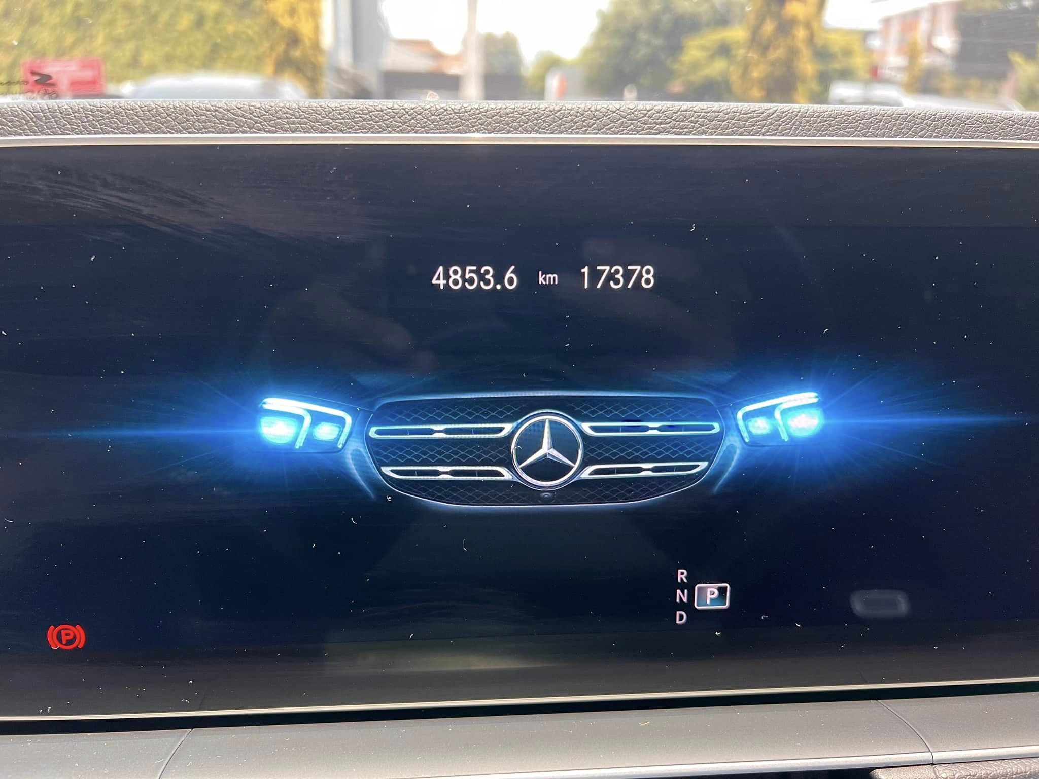 Mercedes Benz (5)