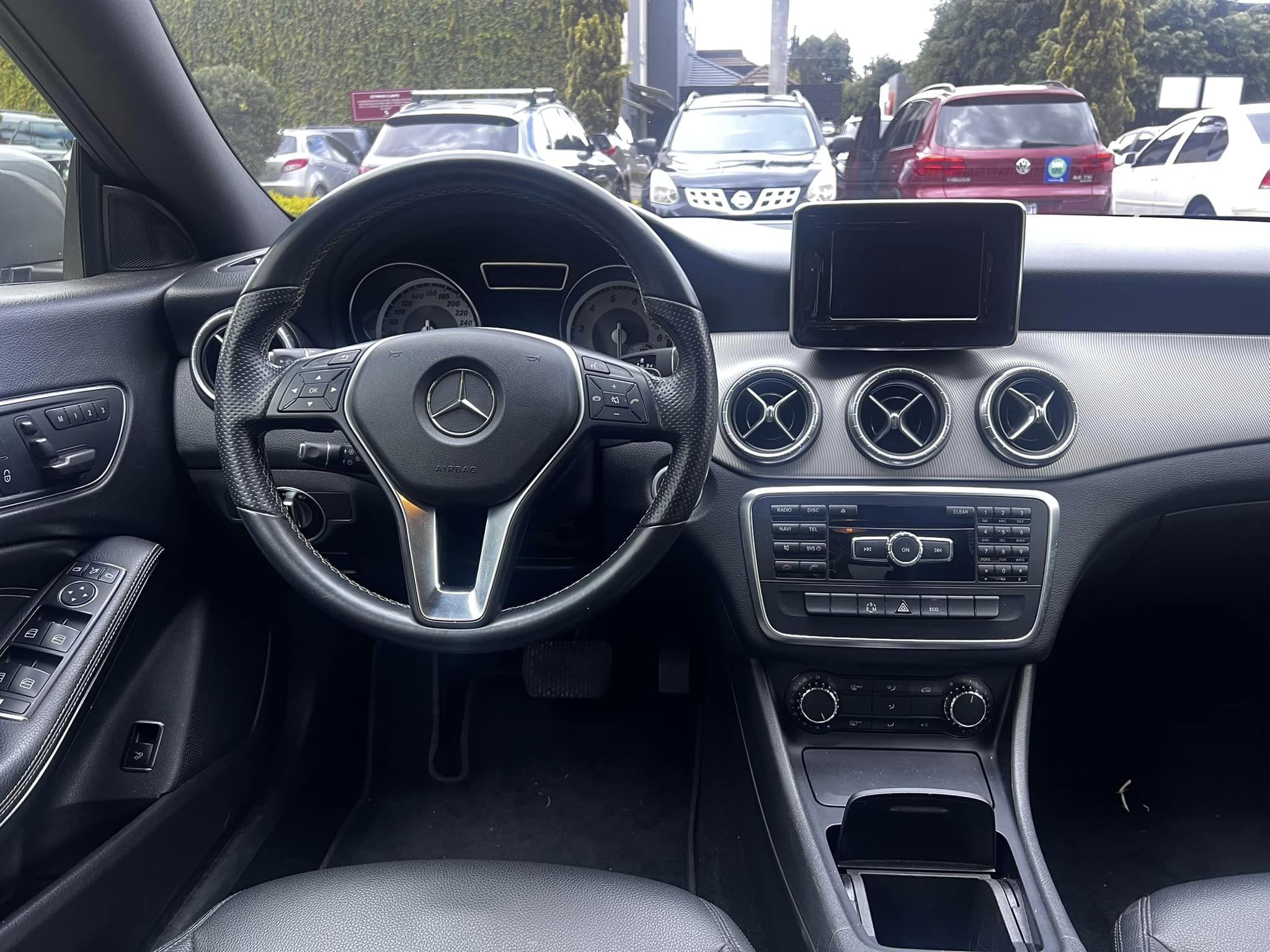 MercedesBenz (3)