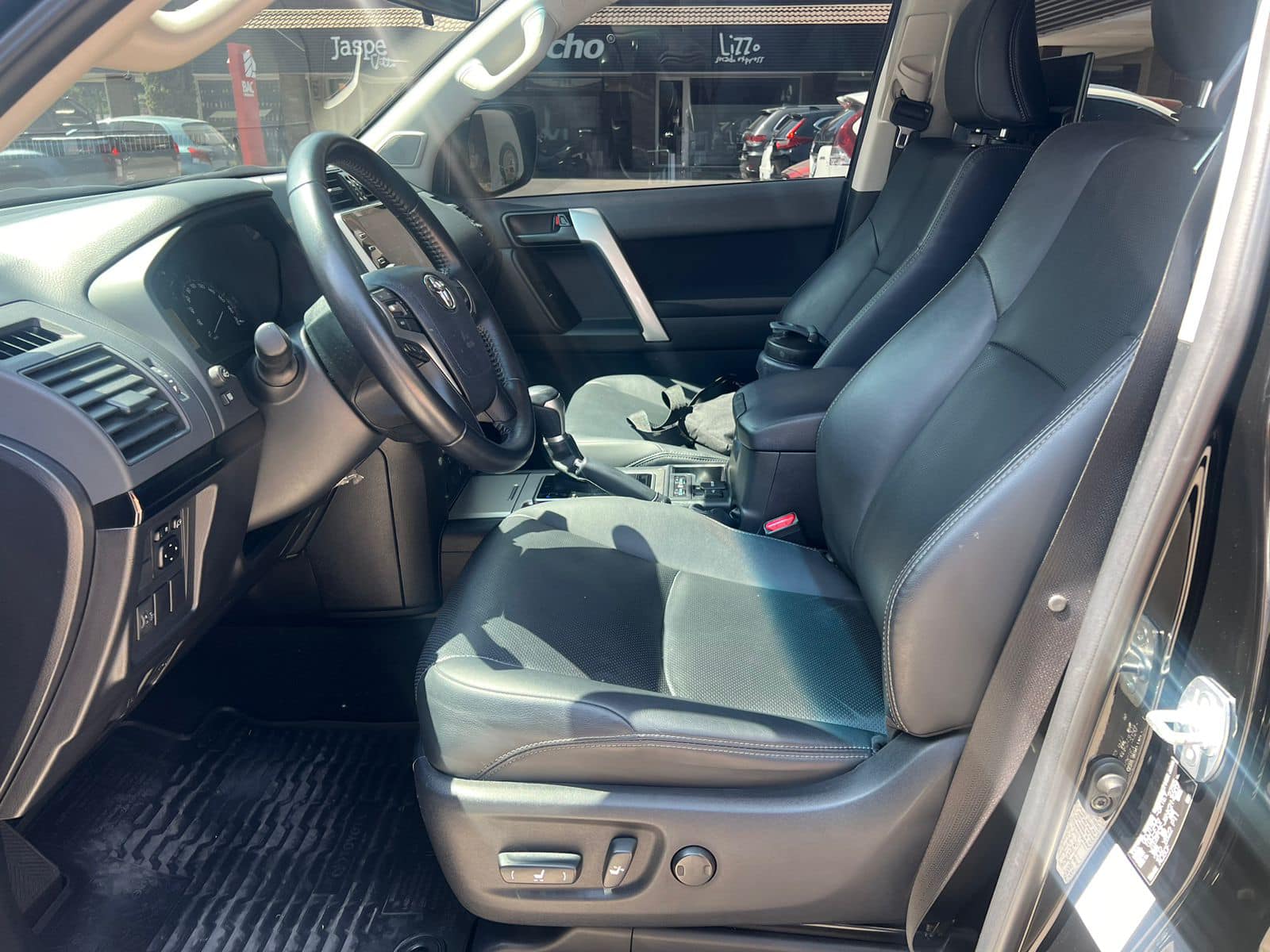 Toyota Prado (4)