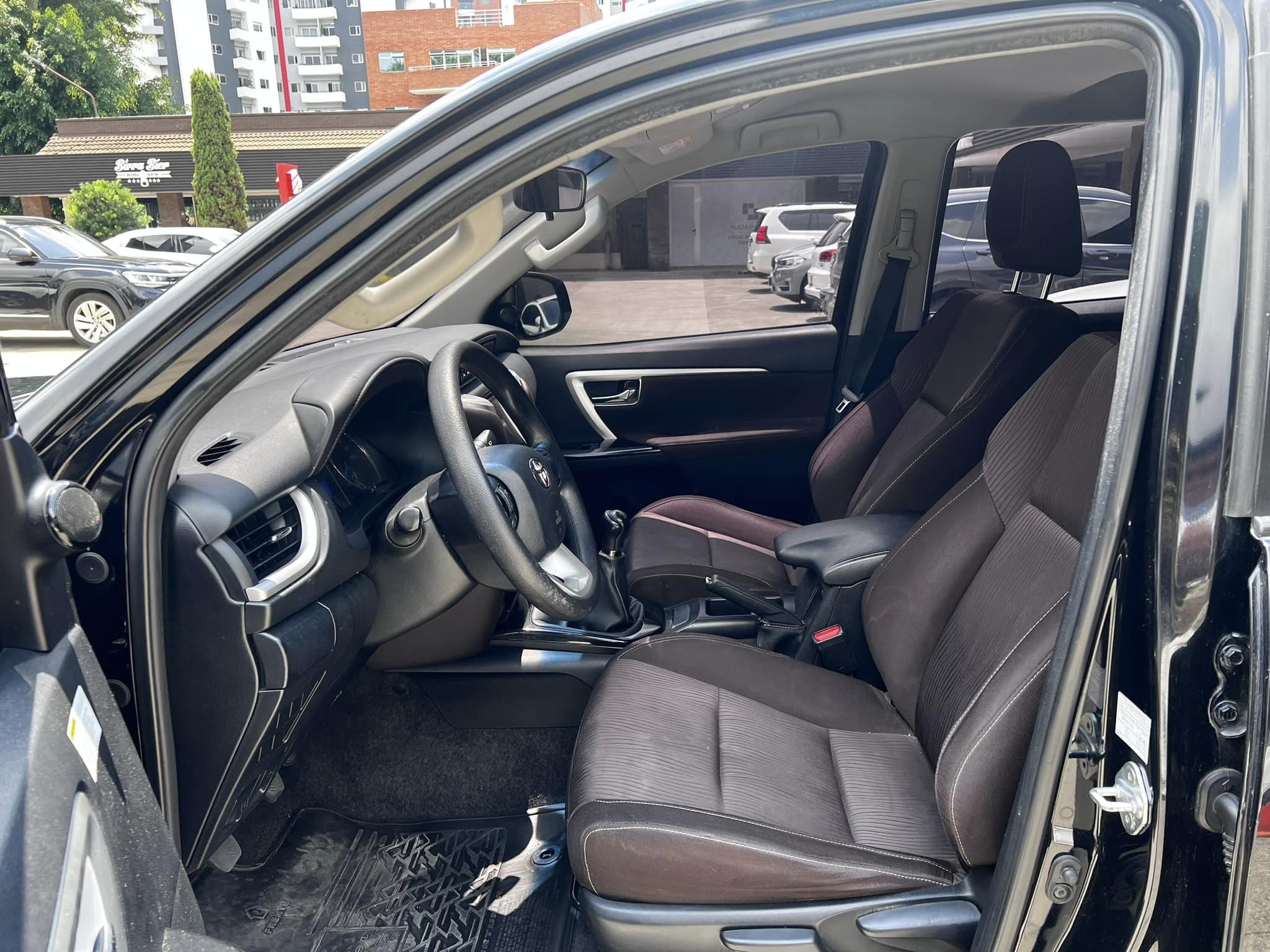 Fortuner (2)