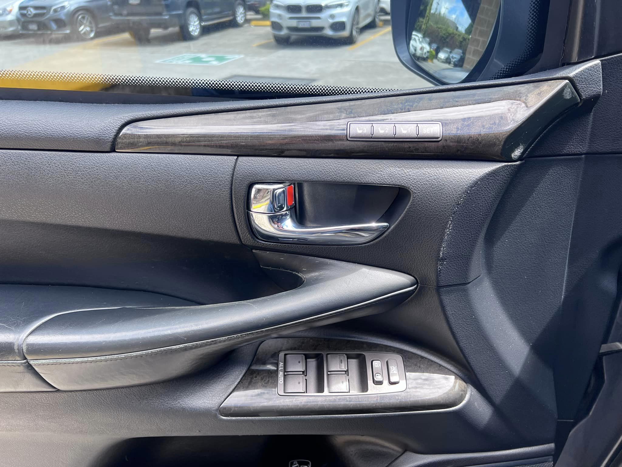 Lexus (12)