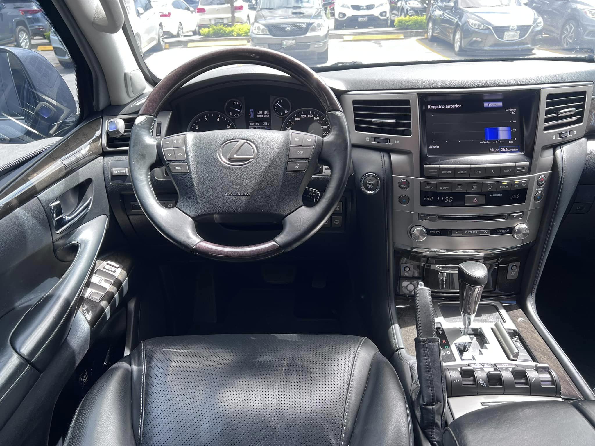 Lexus (4)