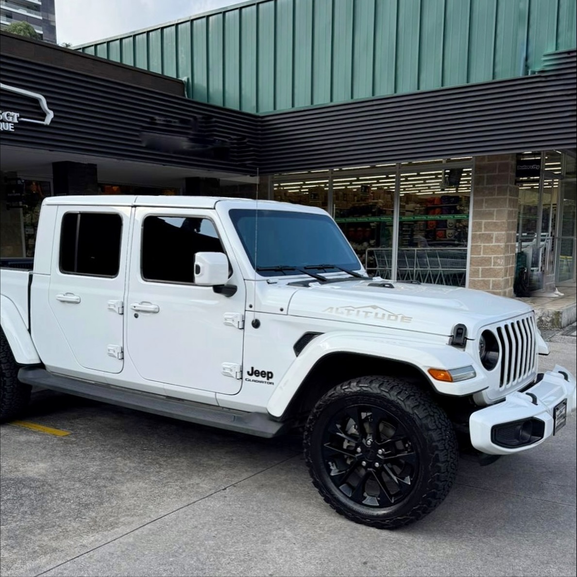 564925121_18329378608232058_6126525150293078655_n