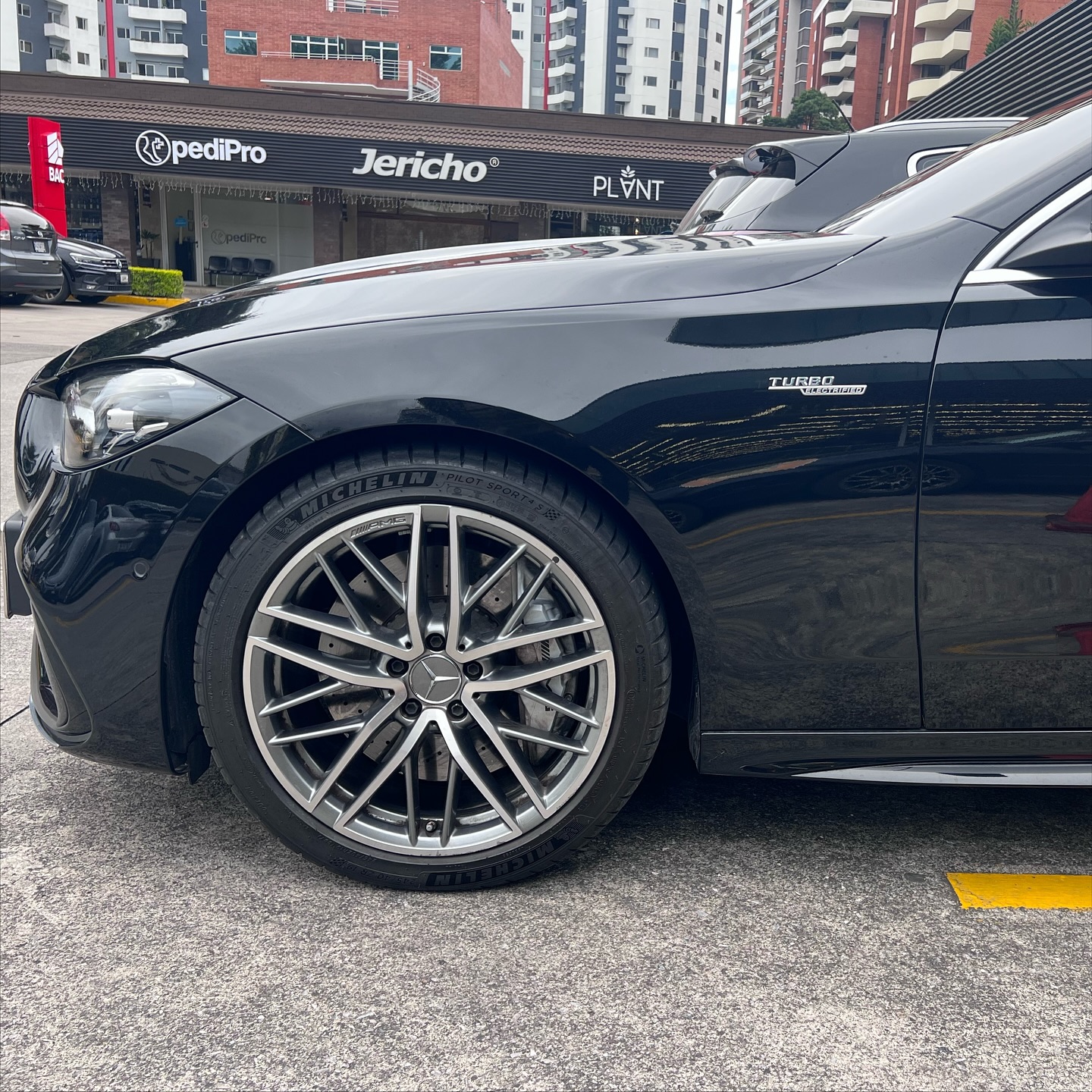 566179916_18330447067232058_7774716897922929209_n