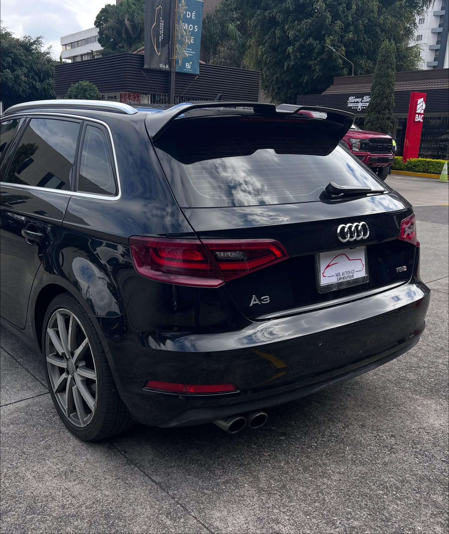 572647182_18332109820232058_6329603799842081217_n