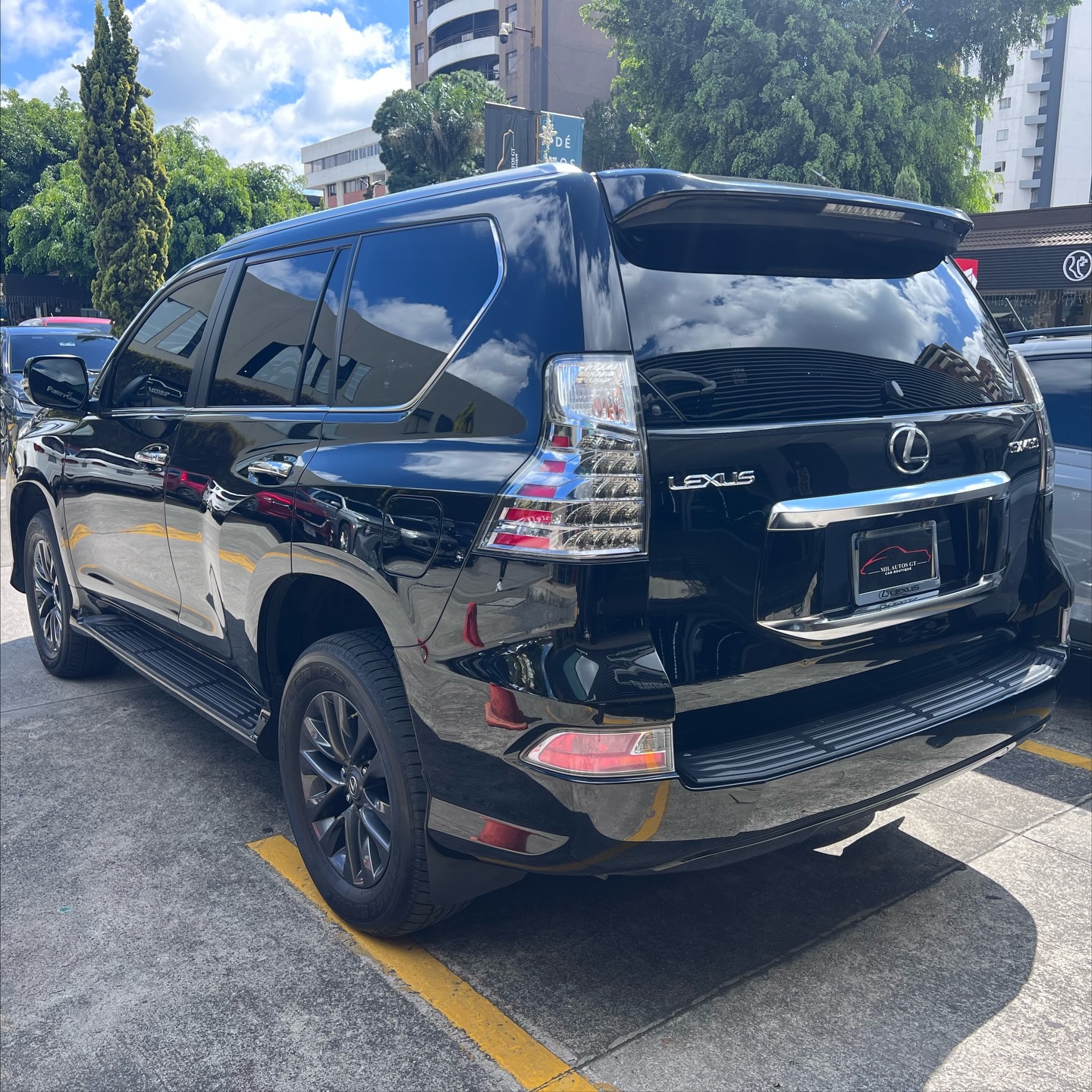 590524996_18336023503232058_8436155753451312918_n