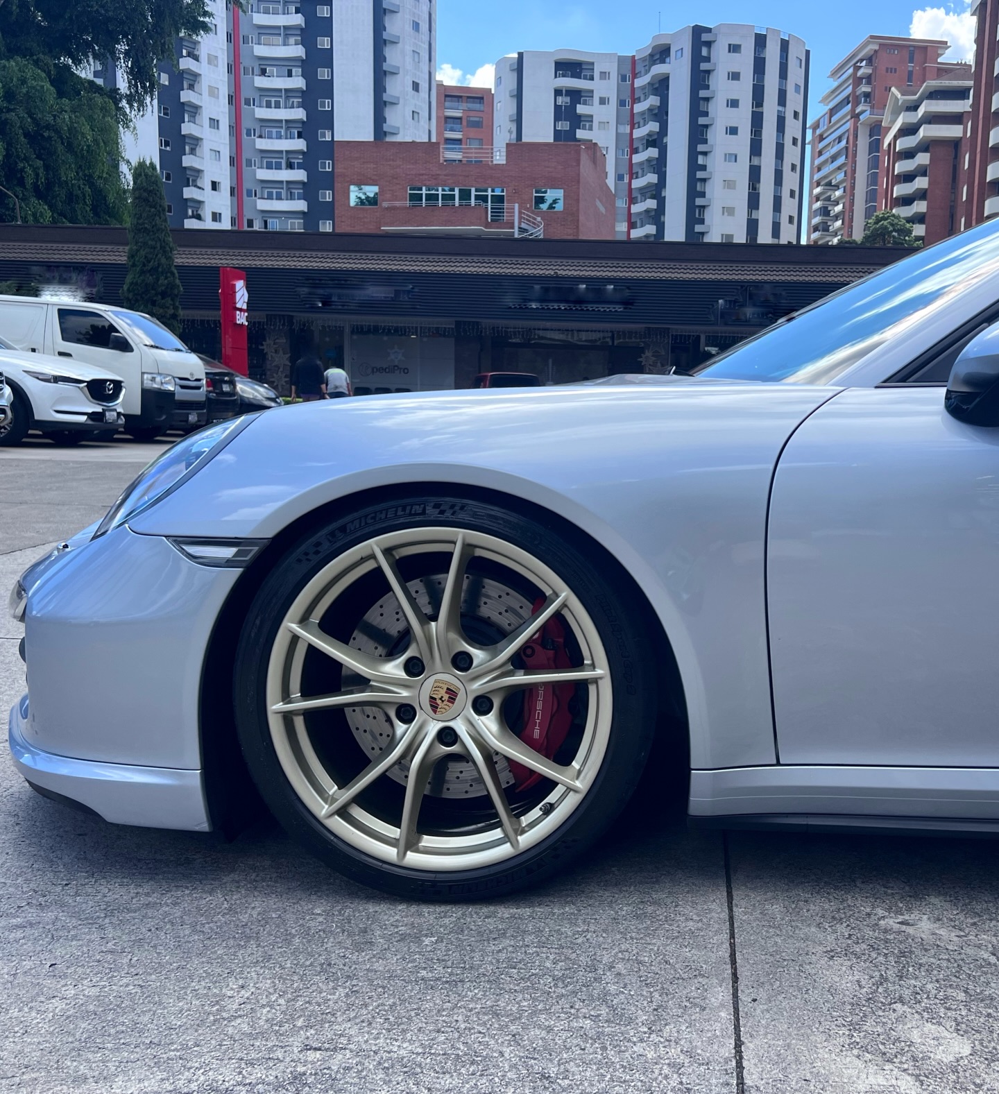 591178167_18337435969232058_3683858295733390967_n